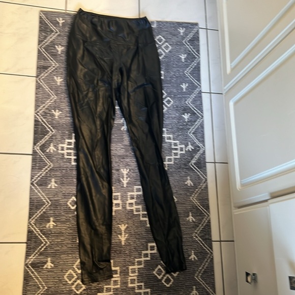 Wilfred Free Aritzia Daria Vegan Leather Pants / Leggings Black High Waist - Picture 2 of 4